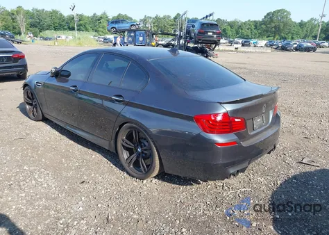 2015 BMW M5 from USA, damaged, VIN WBSFV9C53FD594780